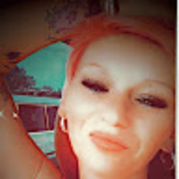 Meet your Posher, Hannah - Picture 1 of 1